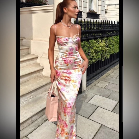 House of CB Dresses & Skirts - HOUSE OF CB 'Josefina' Ivory Floral Maxi Dress/Size XSmall(Plus) US2-4 $239